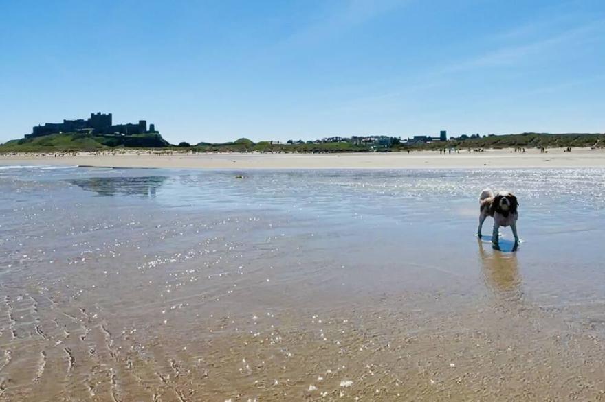 Sea Views, Central Location only mins from Beach, Harbour and Restaurants