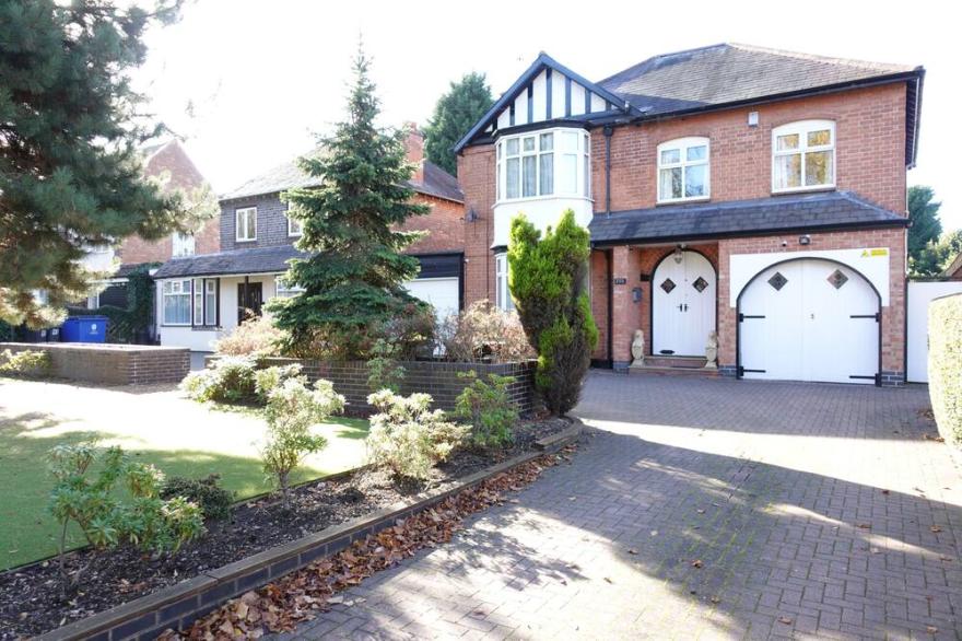 Stoney Court Huge 9 Bedroom Property Near NEC, City Centre