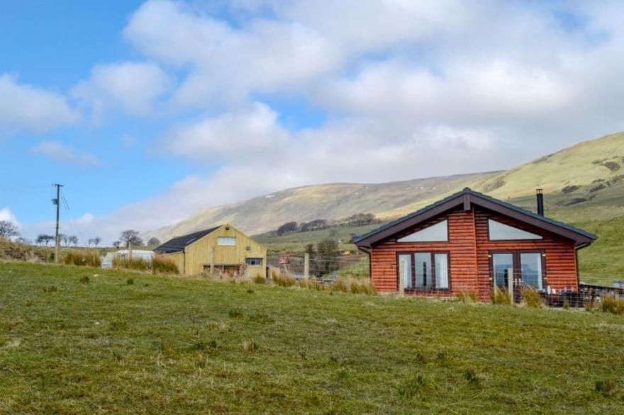 3 Bedroom 2 Bathroom Clyde Lodge With Hottub And Excellent Views