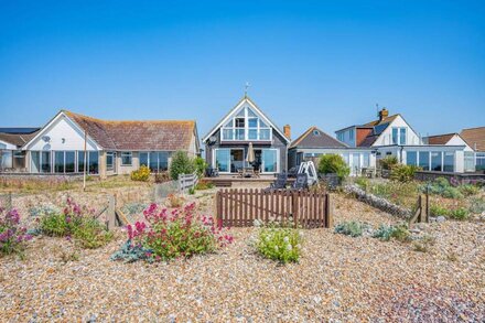 Pebbles View Overlooking the beautiful Pevensey Bay Beach