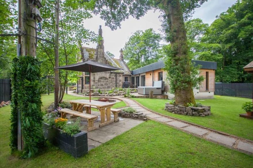 Stylish Loch Lomond lodge in stunning surroundings