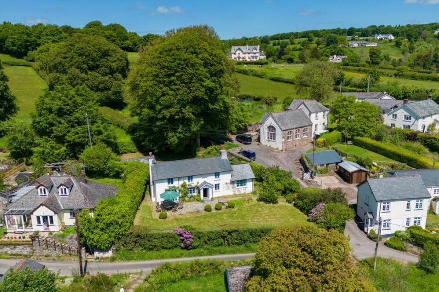 Valley Cottage, Quaint Country Cottage On Exmoor With Stunning Views