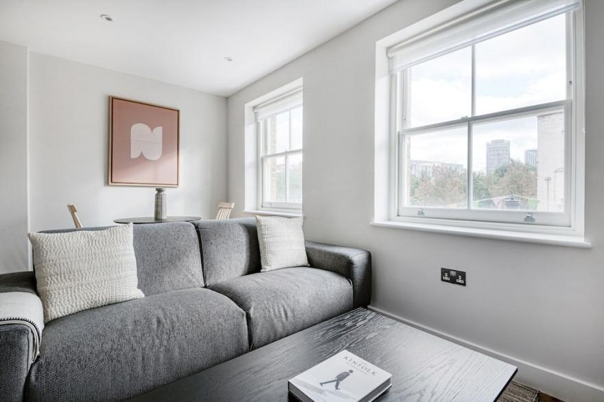 Modern Waterloo 2BR open plan with Balcony on Lower Marsh, by Blueground