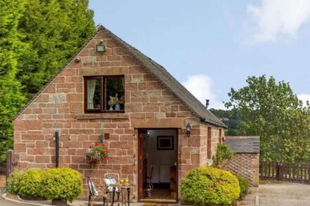 Hermitage Lodge - Beautiful 2 bedroom country cottage with lovely views