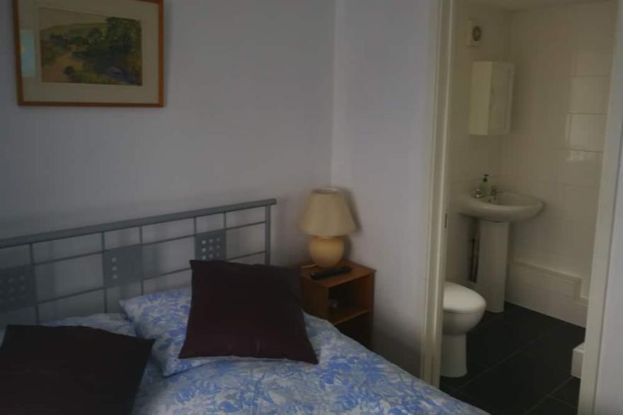 En-Suite Double Room With Shared Kitchen 15 Minute-Walk Away From King's College