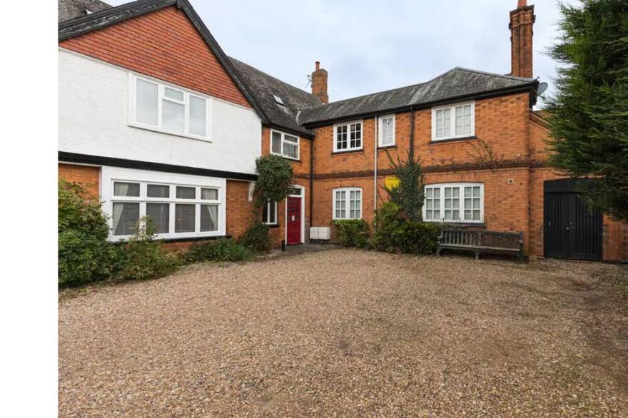 Entire apartment- Syston The Joiners Yard