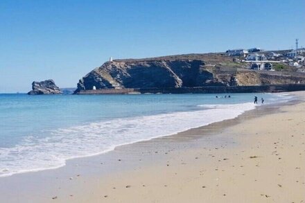 Cornish cottage 100m to the beach. (Portreath north coast near st ives)