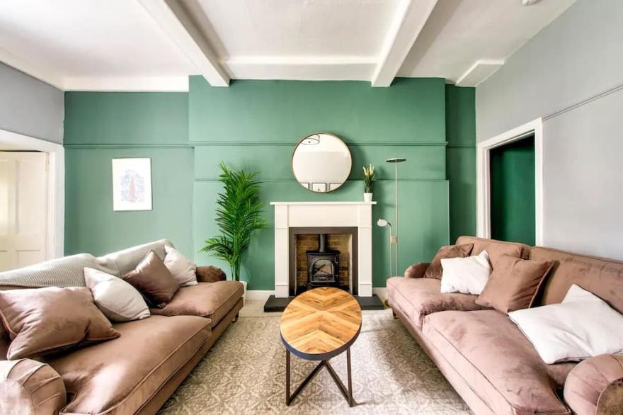 Bright and Airy 3 Bedroom Apartment in Stockbridge Edinburgh