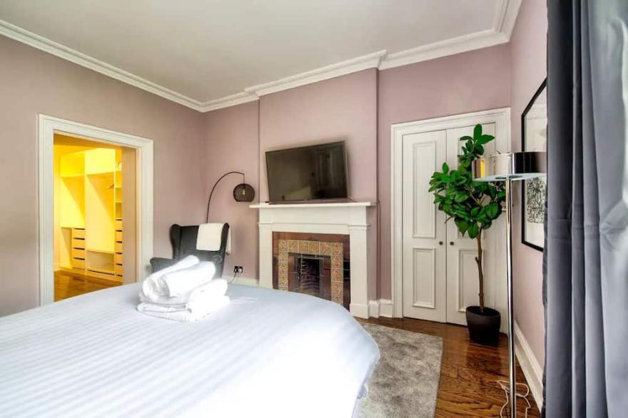 Bright and Airy 3 Bedroom Apartment in Stockbridge Edinburgh
