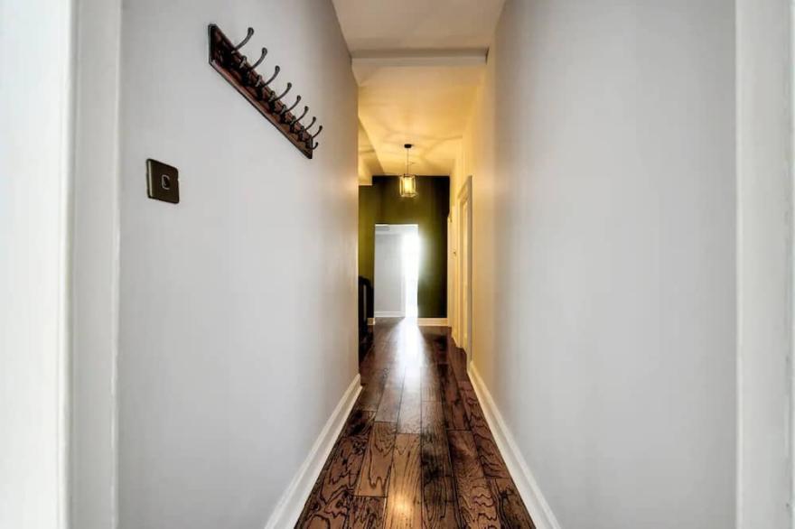 Bright and Airy 3 Bedroom Apartment in Stockbridge Edinburgh