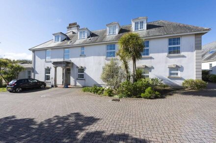 10 The Manor, Porthkidney Sands