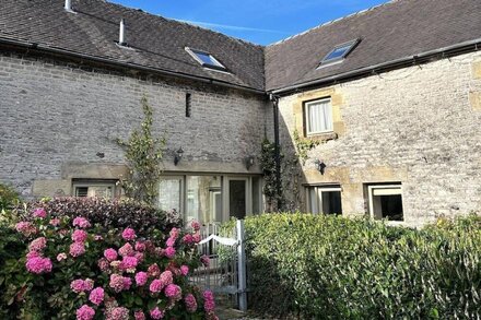 Peak District country cottage with free EV charging