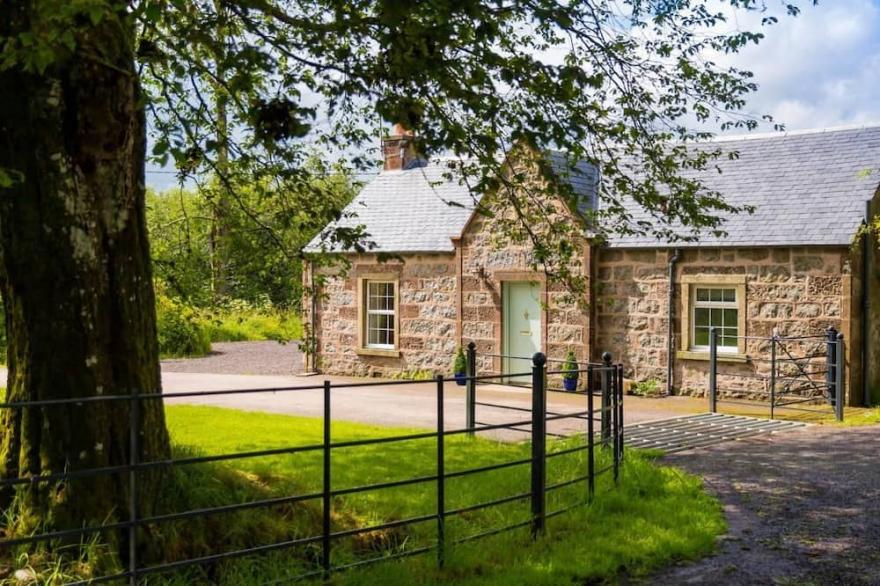 A BEAUTIFUL HOLIDAY LODGE/ COTTAGE IN PERTHSHIRE, SCOTLAND -SLEEPS 6