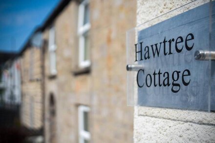 Hawtree Cottage - 2 Bedroom Cottage - Tenby