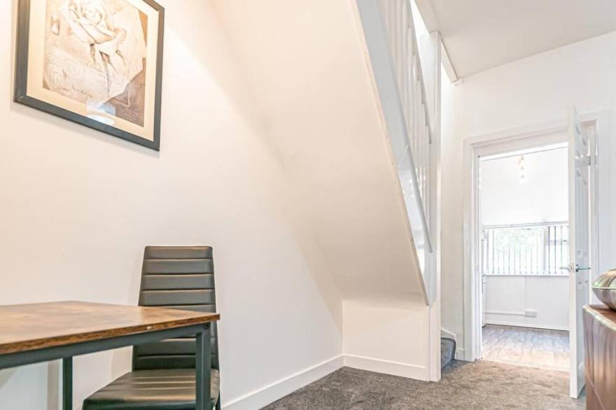 ✔3BR House✔Chorley✔For Families&Contractors✔StreetParking✔FreeWIFI