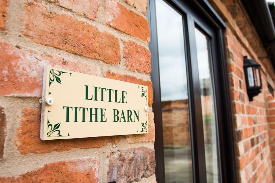Little Tithe Barn, Lodge Barns, Morton, Southwell Country Retreat
