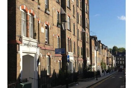 Beautiful, completely renovated Notting Hill flat