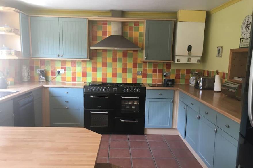 Naina-Tal spacious family bungalow in the heart of Newquay