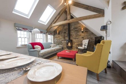 Iris 5* Gold Award Luxury Cottage