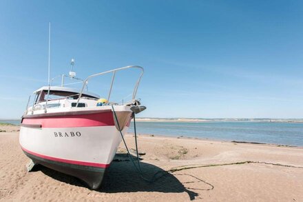 A stone's throw from the beach, relax in our beautiful fisherman's cottage.