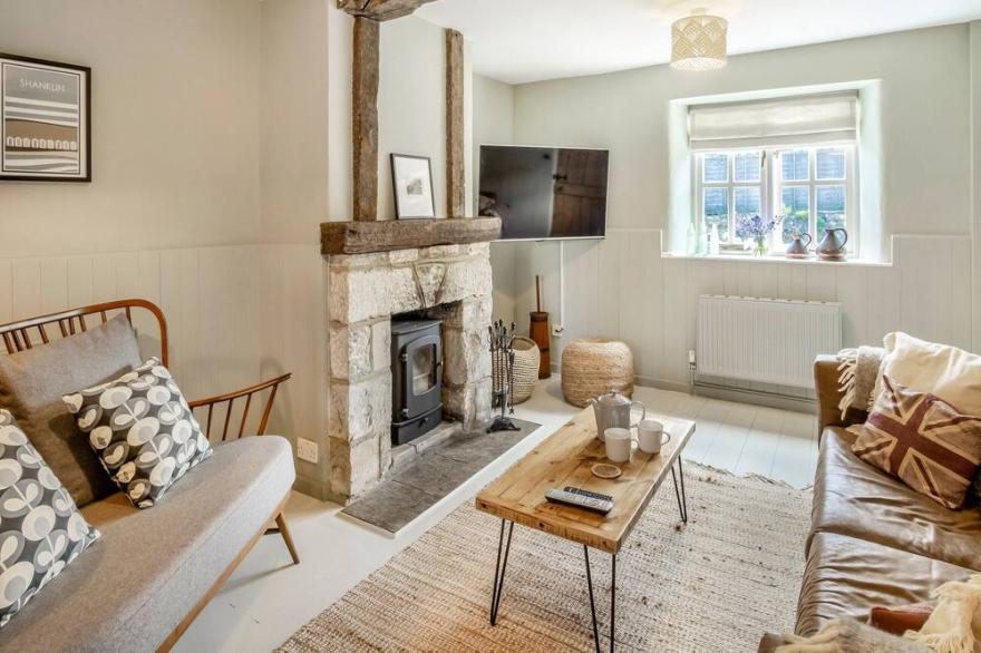 4 bedroom accommodation in Niton