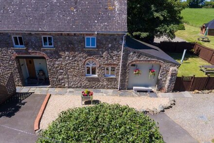 Wonderful holiday cottage, peaceful location with indoor heated swimming pool