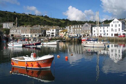 Harbour Reach, central Mevagissey, sleeps 6