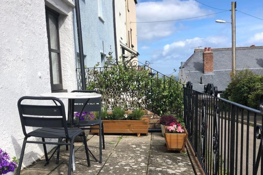 Seaside cottage in heart of picturesque village by the coast path and beaches