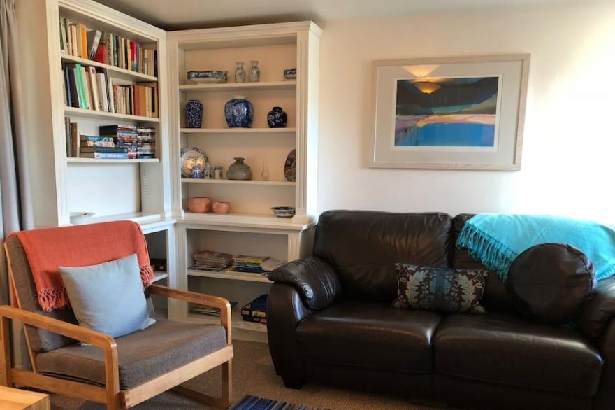 Seaside cottage in heart of picturesque village by the coast path and beaches
