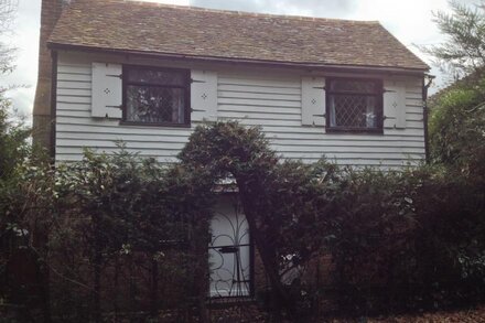 Detached 2 Double Bed Cottage, Ticehurst, East Sussex