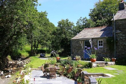 Cornish Cottage. Set In 7 Acres With Trout Fishing, Boscastle, North Cornwall.