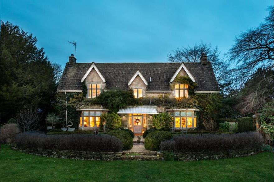 Outstandingly Beautiful Cotswold Retreat w.swimming&tennis