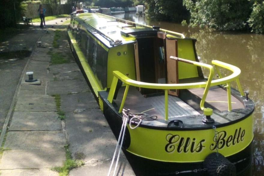 Cruising Or Static Holiday Breaks Aboard Lovely Canal Boat In Historic Skipton