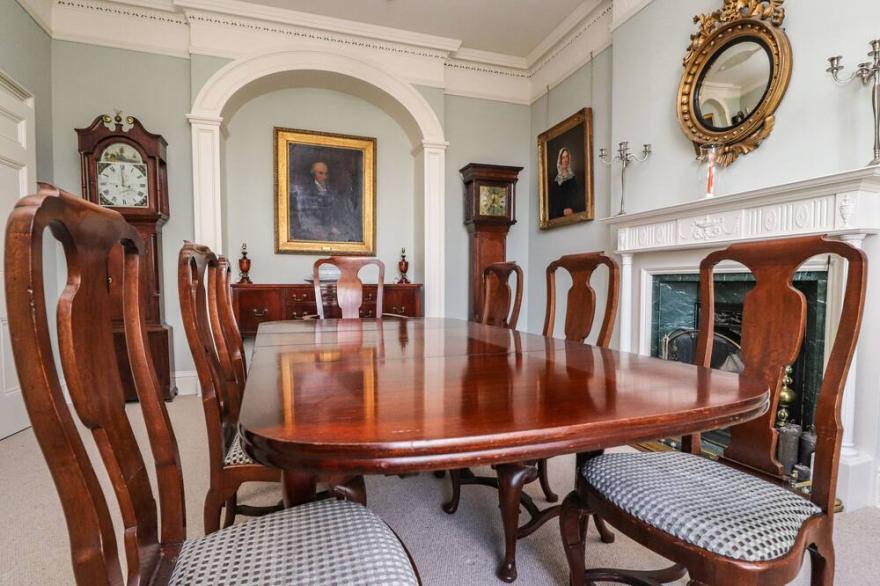 WINDYRIDGE, pet friendly, character holiday cottage in Settle