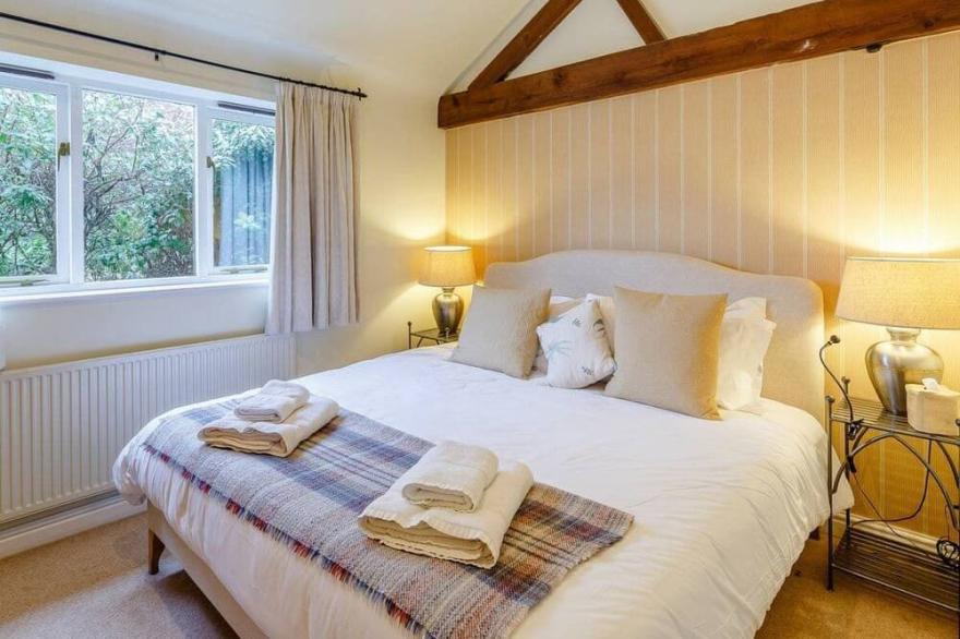 Luxury 4* Gold Self-Catering Cottages in Oxford