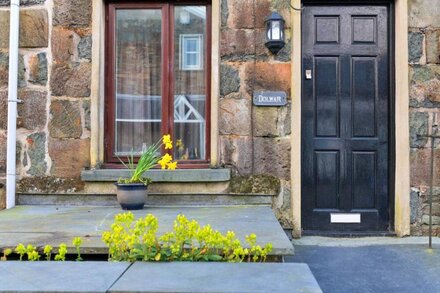 Snowdonia cottage within easy reach of mountains and coast