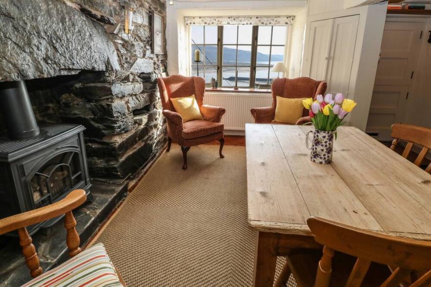 2 BWTH MAWR, pet friendly, character holiday cottage in Barmouth
