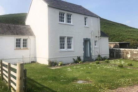 The Lighthouse Cottage - unique, spacious house with stunning seaviews