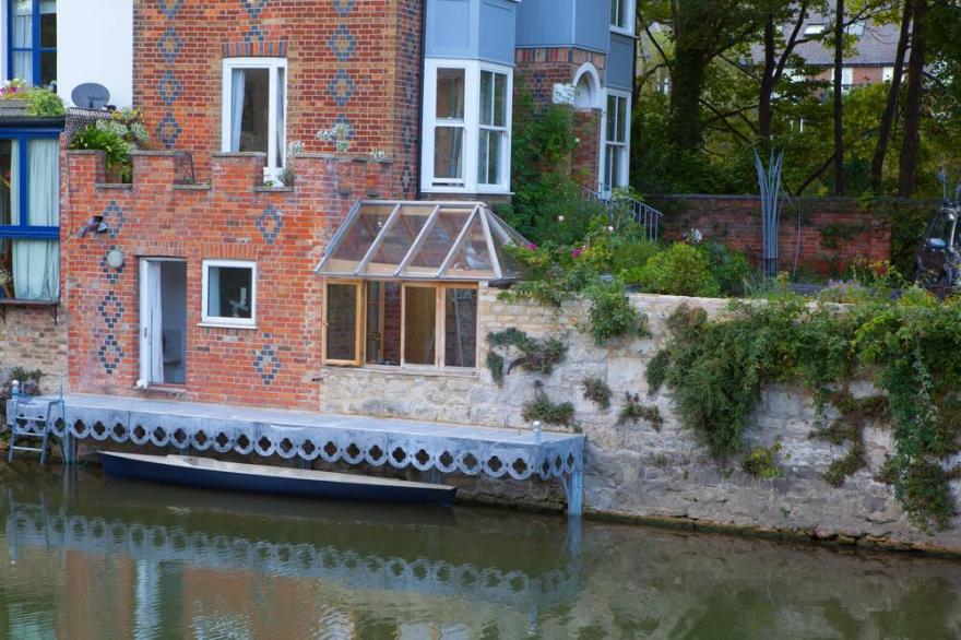 Luxury Riverside Studio With Conservatory And Wharf In The Centre Of Oxford