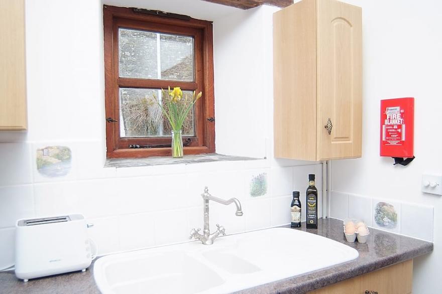 Self Catering Rural Farm Cottage + Heated Pool Cornwall | Siblyback Cottage