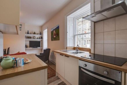 Fenkle Apartment - Two Bedroom Apartment, Sleeps 3