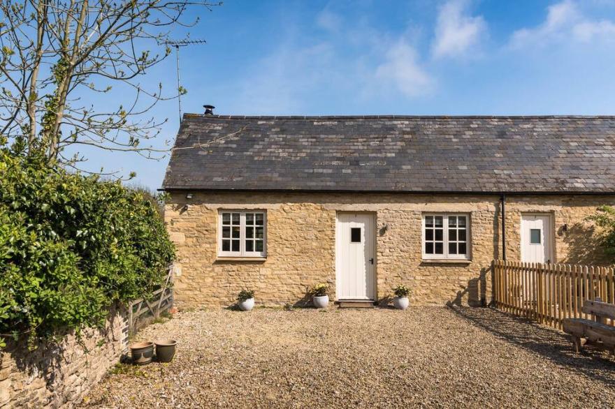 Luxury 2 bed Cotswold cottage at New Yatt Farm