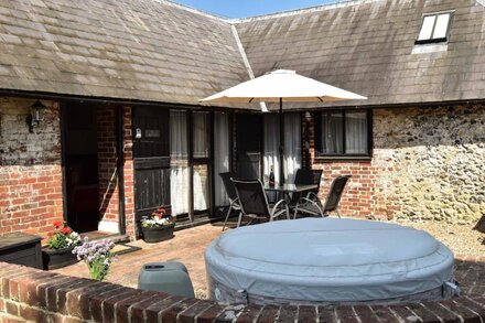 Delightful Pet and Family Friendly 2 bedroom Cottage in Challock, Kent