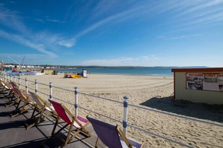 3 By The Sea - One Bedroom Apartment, Sleeps 2