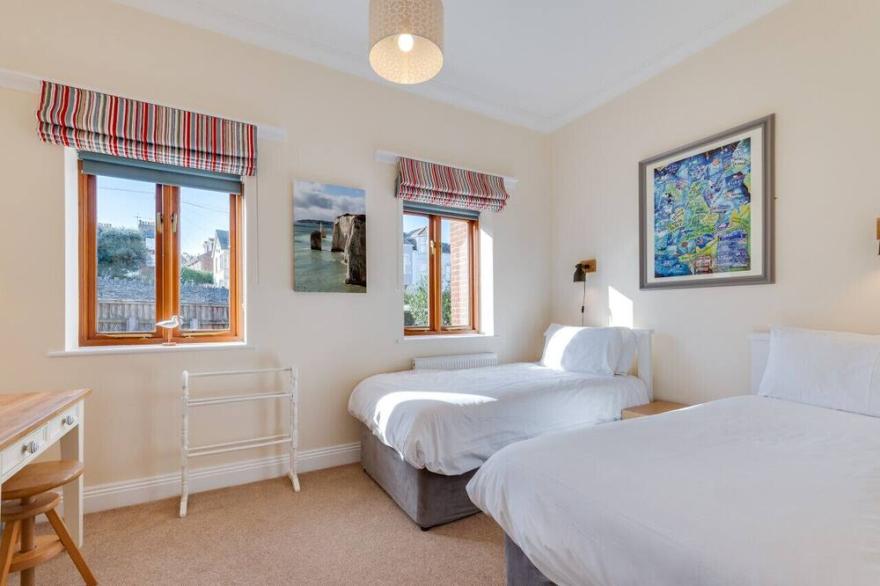 Herbert's Place - Two Bedroom House, Sleeps 4