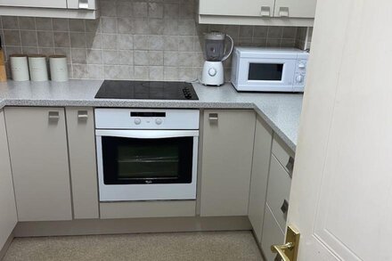 Fully service  one bedroom Apartment