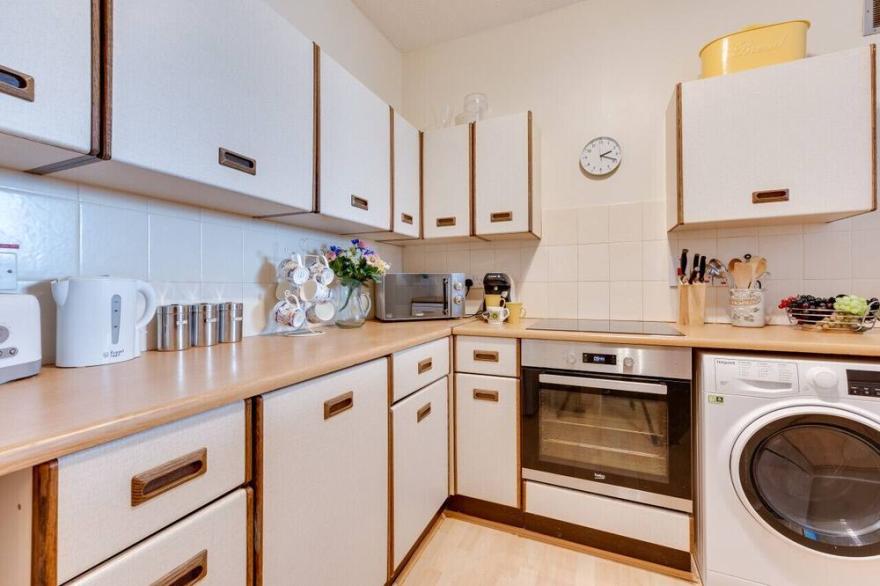 Sea View - One Bedroom Apartment, Sleeps 4