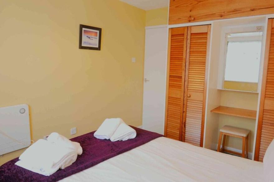 7 Wilson Court - Two Bedroom Apartment, Sleeps 4