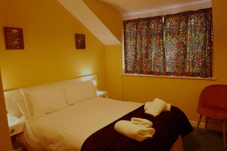 7 Wilson Court - Two Bedroom Apartment, Sleeps 4
