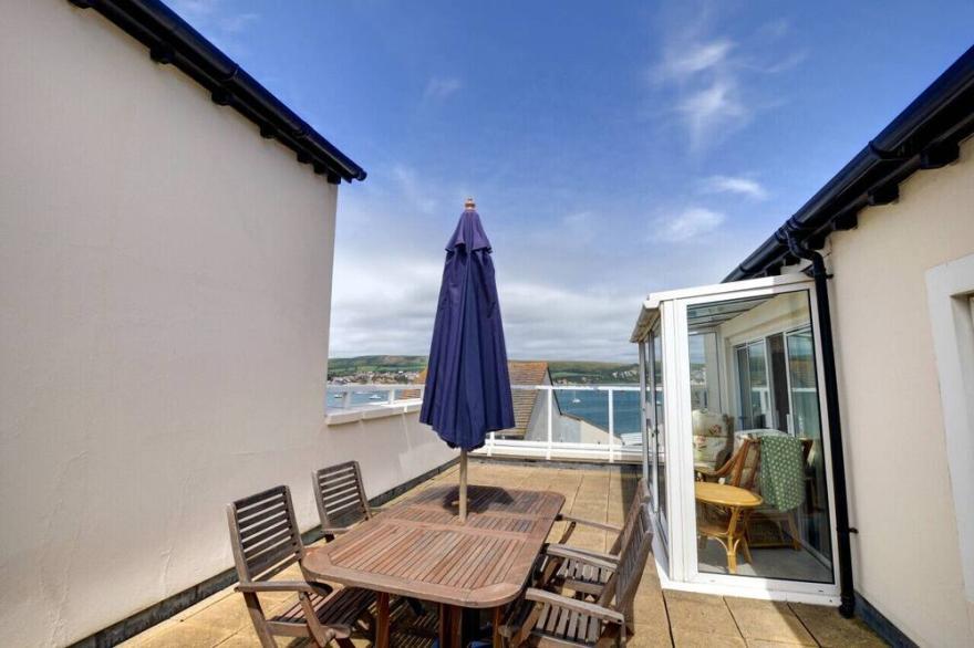 Haven Roof Terrace - Two Bedroom Apartment, Sleeps 4